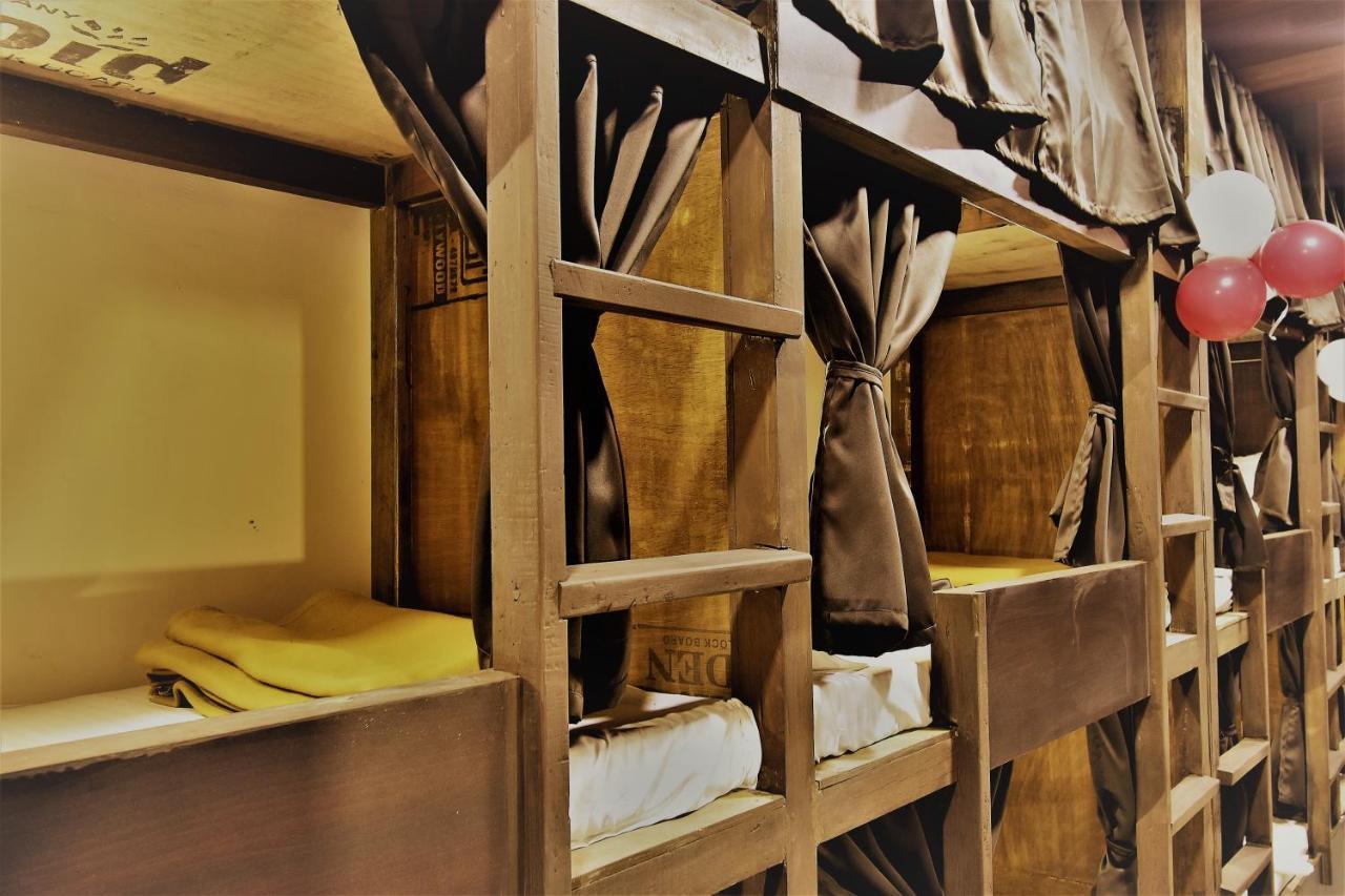 Asra Dormitory For Male And Female Mumbai Ngoại thất bức ảnh