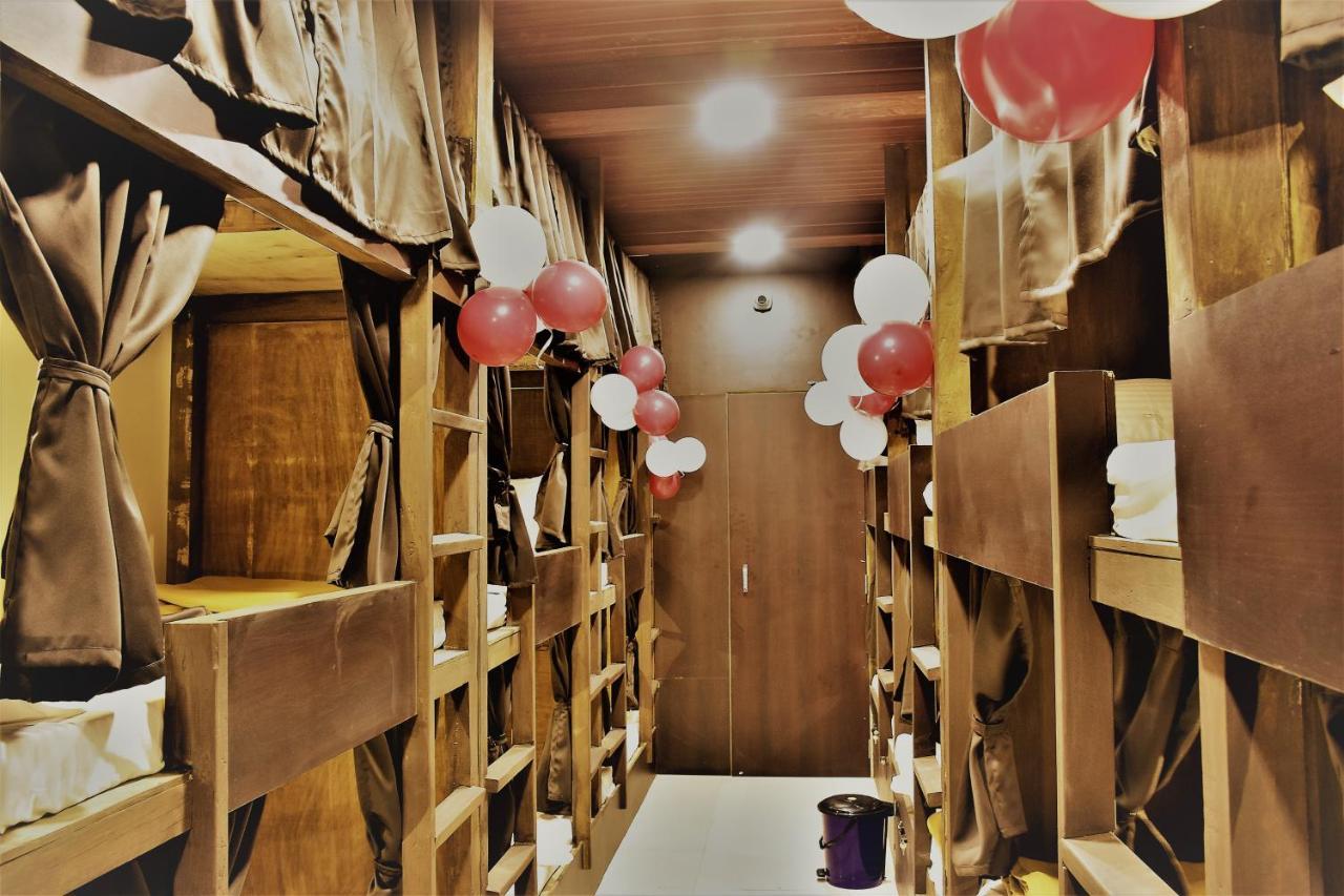 Asra Dormitory For Male And Female Mumbai Ngoại thất bức ảnh