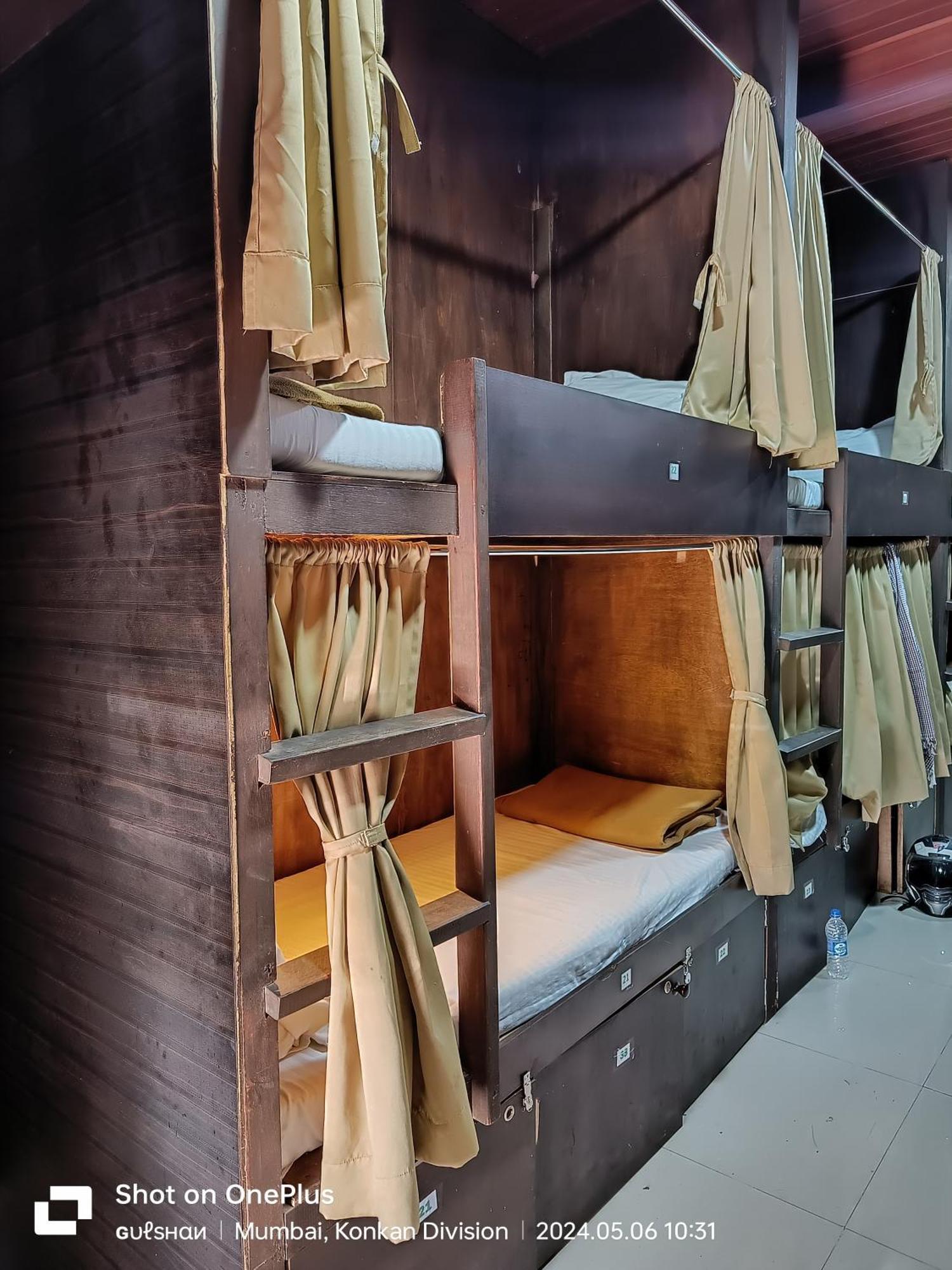Asra Dormitory For Male And Female Mumbai Ngoại thất bức ảnh
