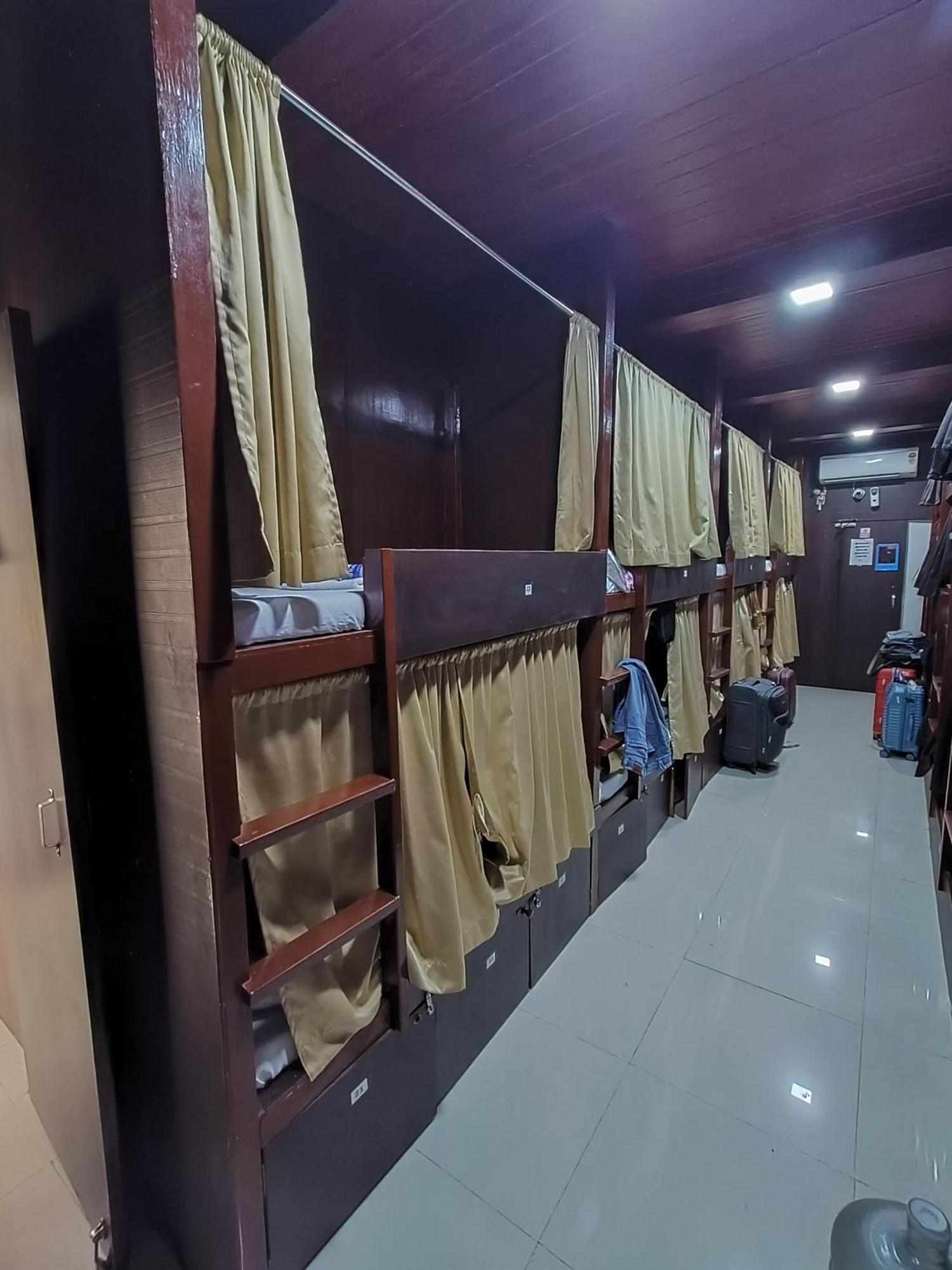 Asra Dormitory For Male And Female Mumbai Ngoại thất bức ảnh