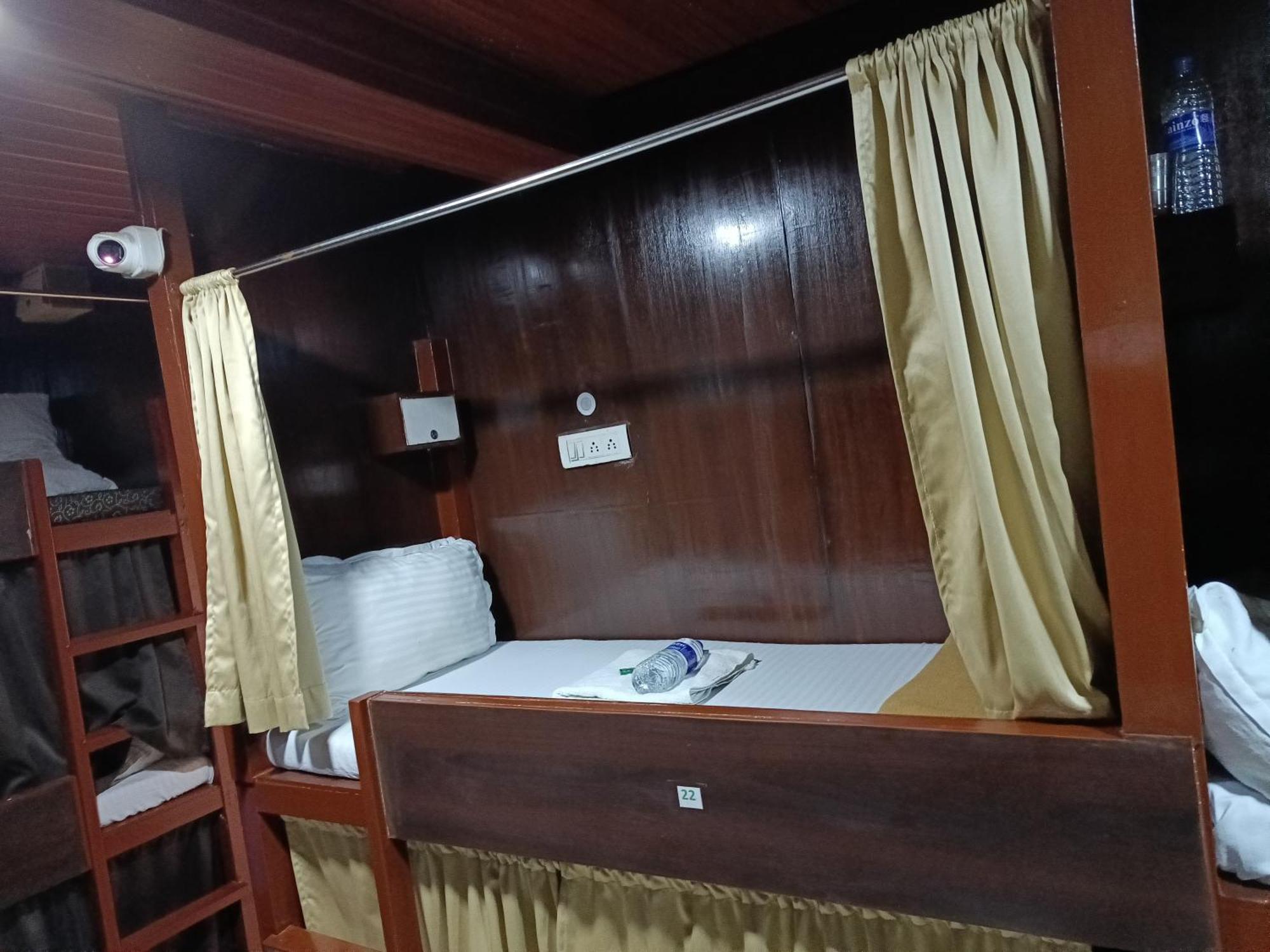 Asra Dormitory For Male And Female Mumbai Ngoại thất bức ảnh
