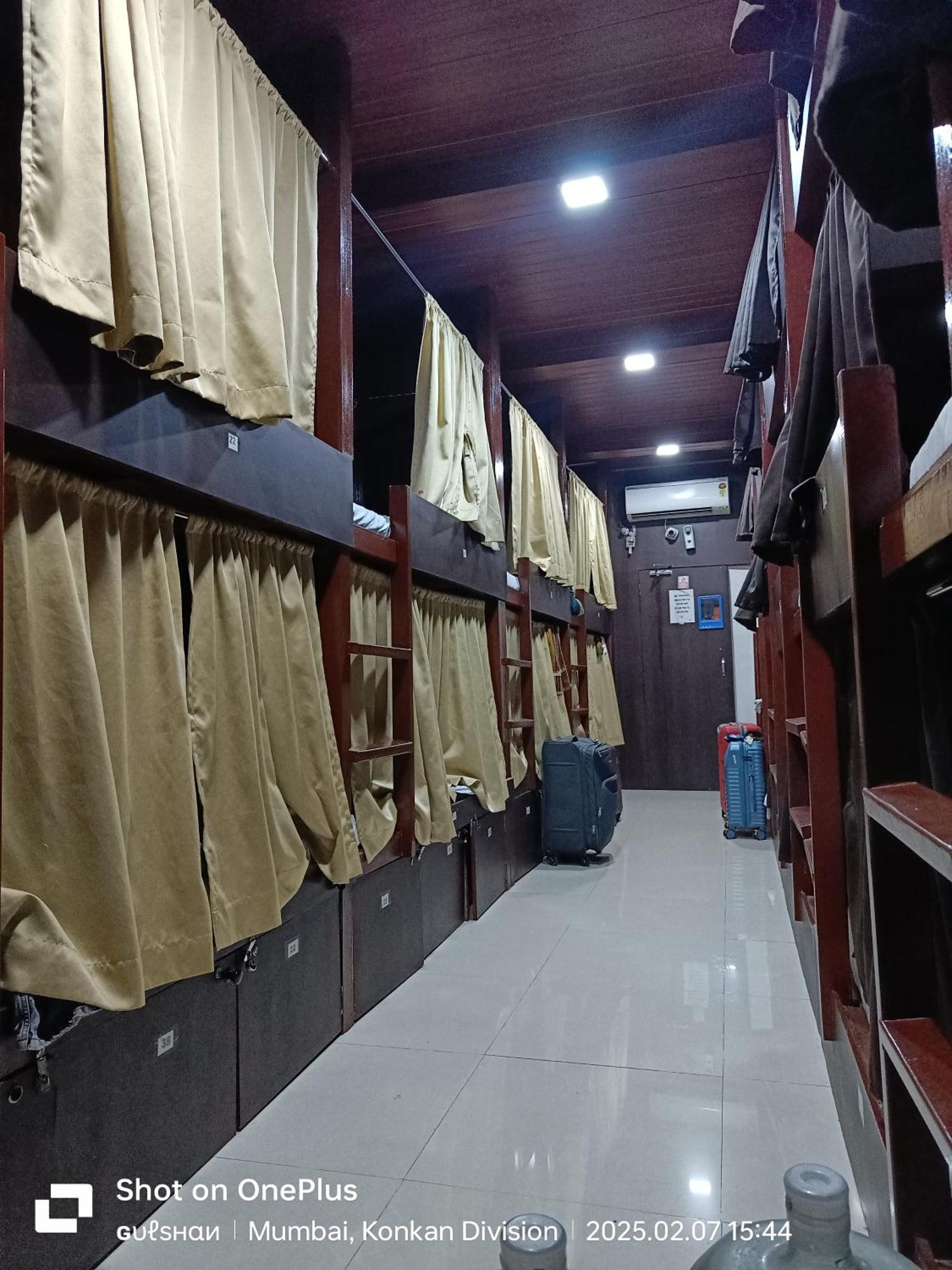 Asra Dormitory For Male And Female Mumbai Ngoại thất bức ảnh