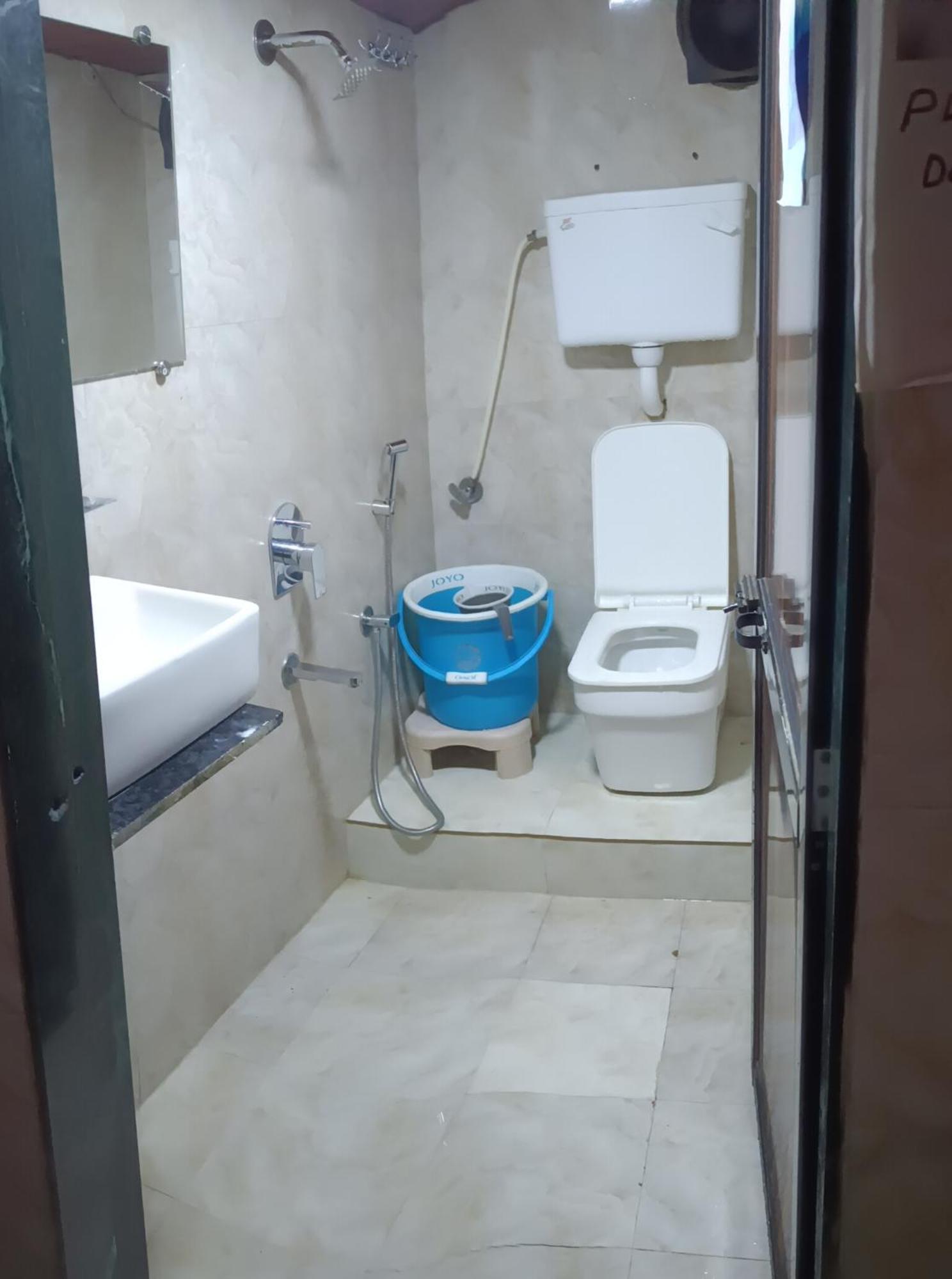 Asra Dormitory For Male And Female Mumbai Ngoại thất bức ảnh