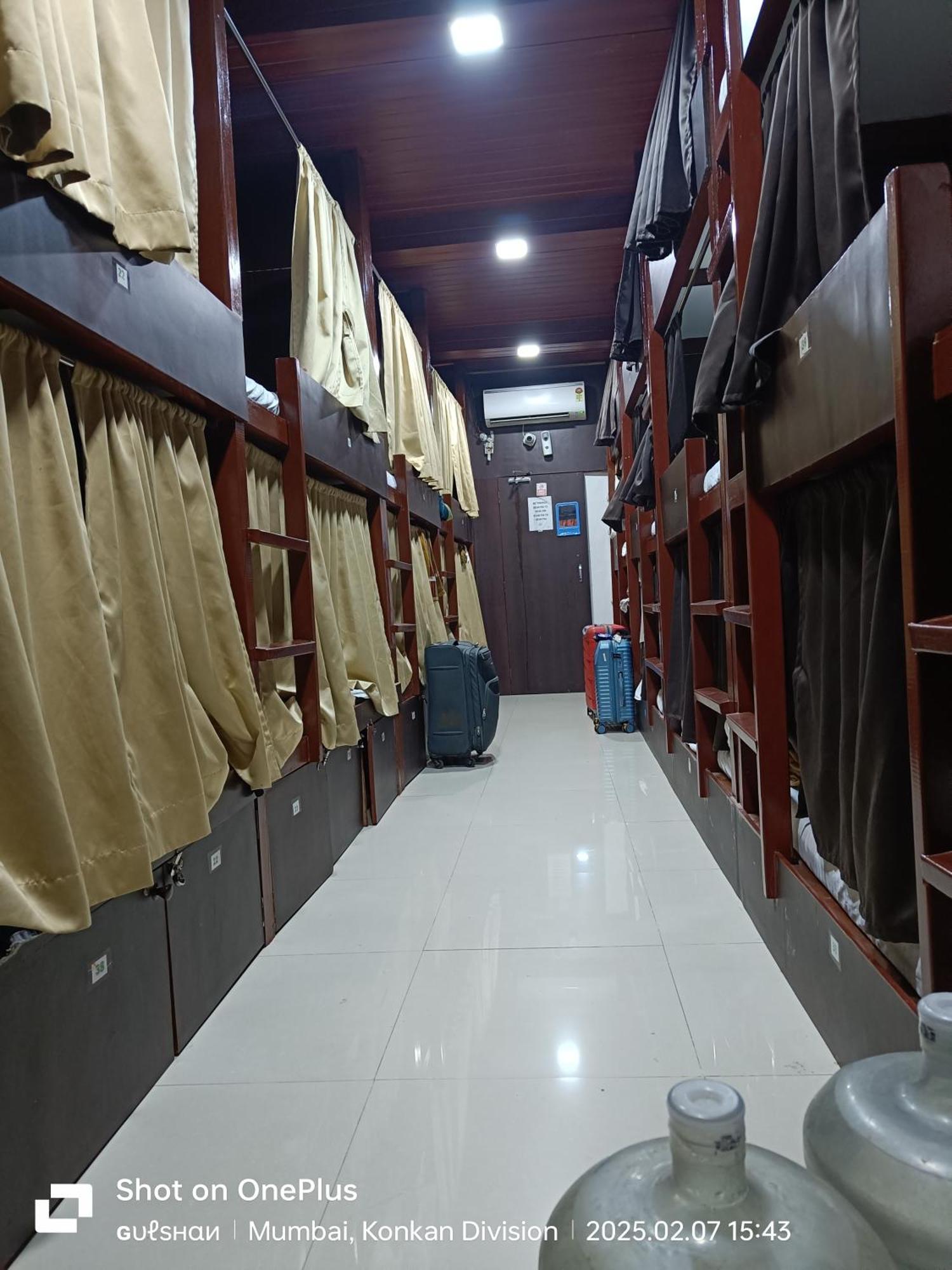 Asra Dormitory For Male And Female Mumbai Ngoại thất bức ảnh